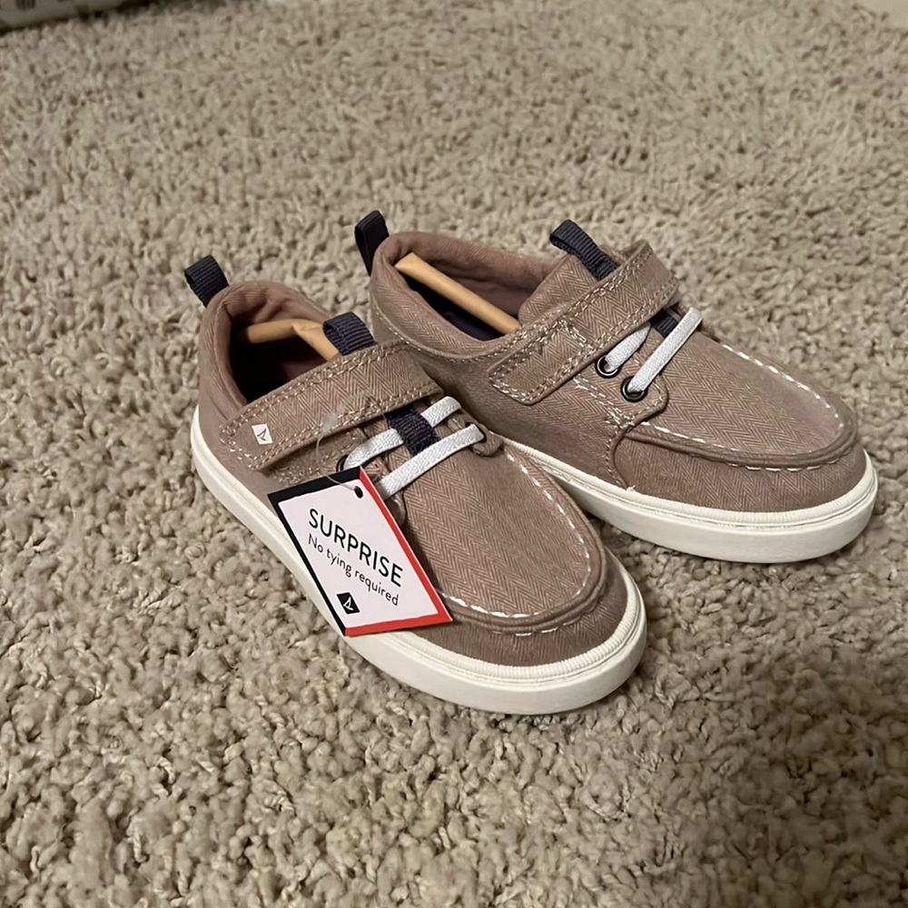 Sperry // size 9 toddler // Kakhi